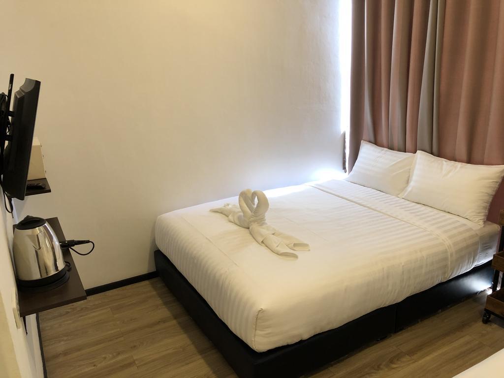 เกลอ ภูเก็ต ป่าตองบีช Hotel Patong ภายนอก รูปภาพ